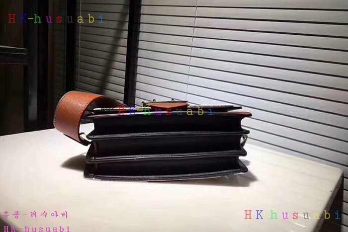 �ڹ̷��ޡ� ������ �Ż� ũ�ν��� BU55710