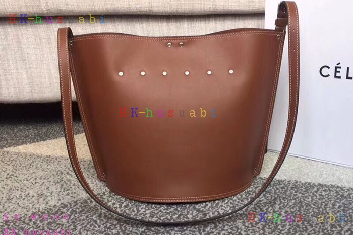 �ڹ̷��ޡ� ������ STUDS CABAS CL18090