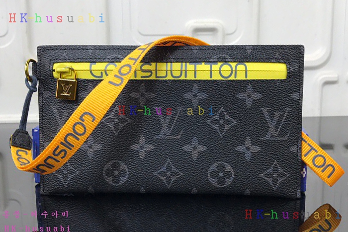 �ڹ̷��ޡڷ��̺��� ���� Ŭ��ġ M68003-2