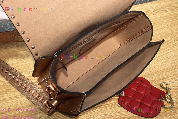 �ڹ̷��ޡ� �߷�Ƽ�� �����͵� ũ�ν��� V 0936B-6