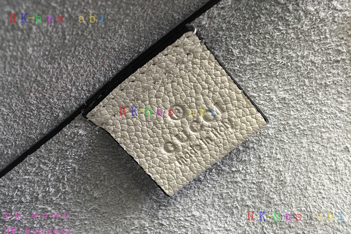�ڹ̷��ޡ� 2018SS �ΰ� ���� Ŭ��ġ GU 500981-2