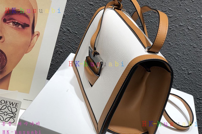 �ڹ̷��ޡ� 2018SS�ο��� �ٸ����γ� ũ�ν��� LW 11388