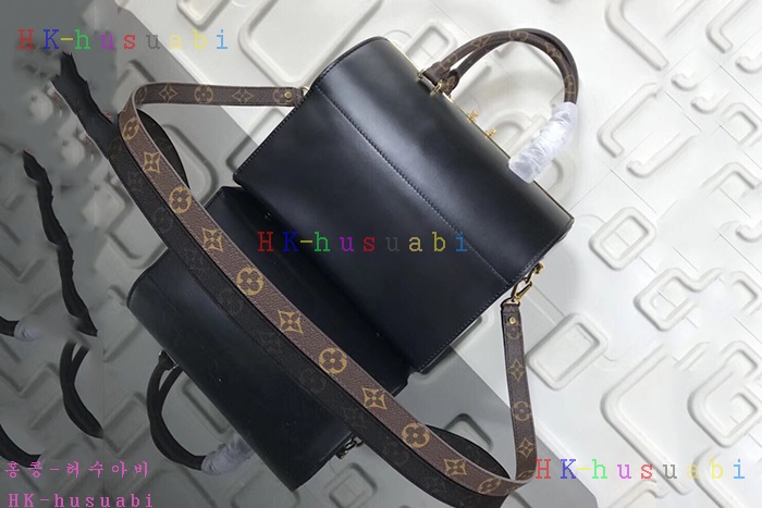 �ڹ̷��ޡ� ���̺��� ���ǵ� ���͹� M51468