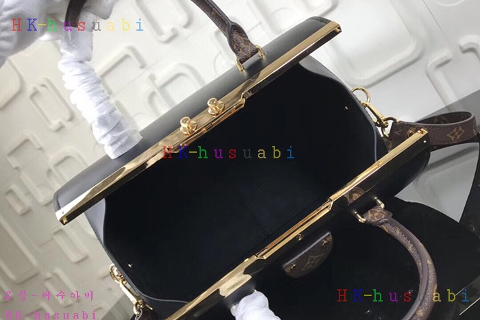 �ڹ̷��ޡ� ���̺��� ���ǵ� ���͹� M51468