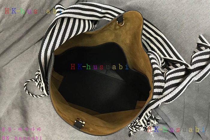 �ڹ̷��ޡ� �ο��� ��ī�� ��Ŷ�� LW 66036