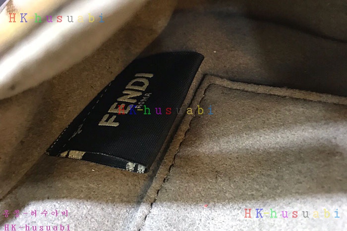 �ڹ̷��ޡ� ��� �Ż� ũ�ν��� F 5800140-2