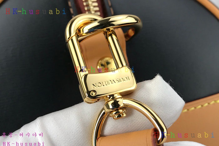 �ڹ̷��ޡ� 2019SS ���̺��� ���ǵ� LV M52249