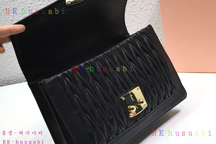 �ڹ̷��ޡ� �̿�̿� ���ǵ��� ��Ʋ�� ��Ʈ�� MU  5BA094����