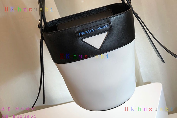 �ڹ̷��ޡ� ����� �̴� ��Ŷ�� P 1BE015-4