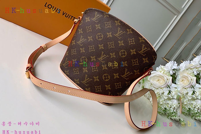 �ڹ̷��ޡ� 2019SS ���̺��� ��ο�Ʈ ��� ũ�ν��� M51290