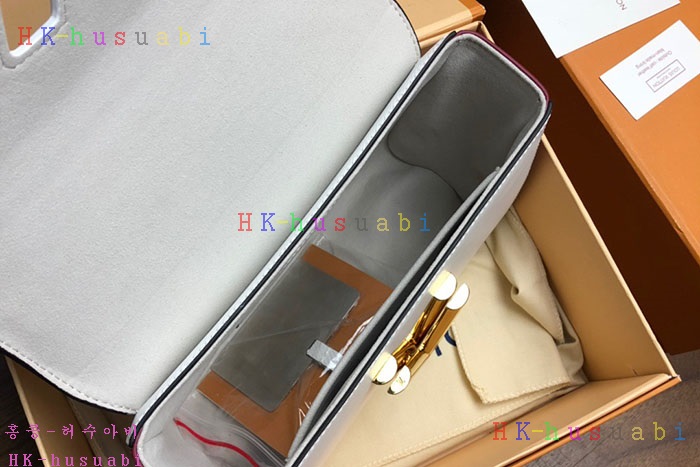 �ڹ̷��ޡ� ���̺��� Ʈ����Ʈ MM  LV M53596