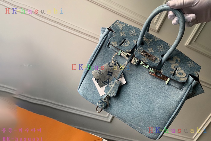 �ڹ̷��ޡ� ���̺���/������  ���� ��� Ʈ���� BK ��Ų�� M4888